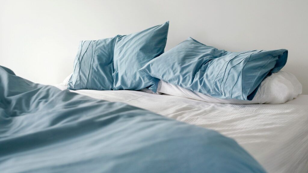6 Best Sheets For Adjustable Beds - Bedding Buying Guide 2 Untitled design 2022 02 24T190640.593
